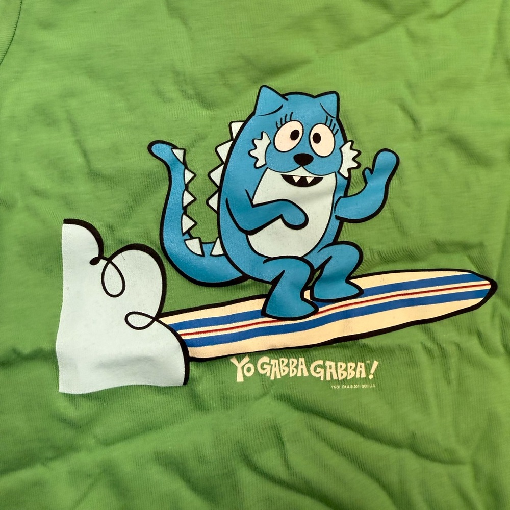 12 brand new in bags Yo Gabba Gabba 2T.
color green-you get 12 shirts for $39.00